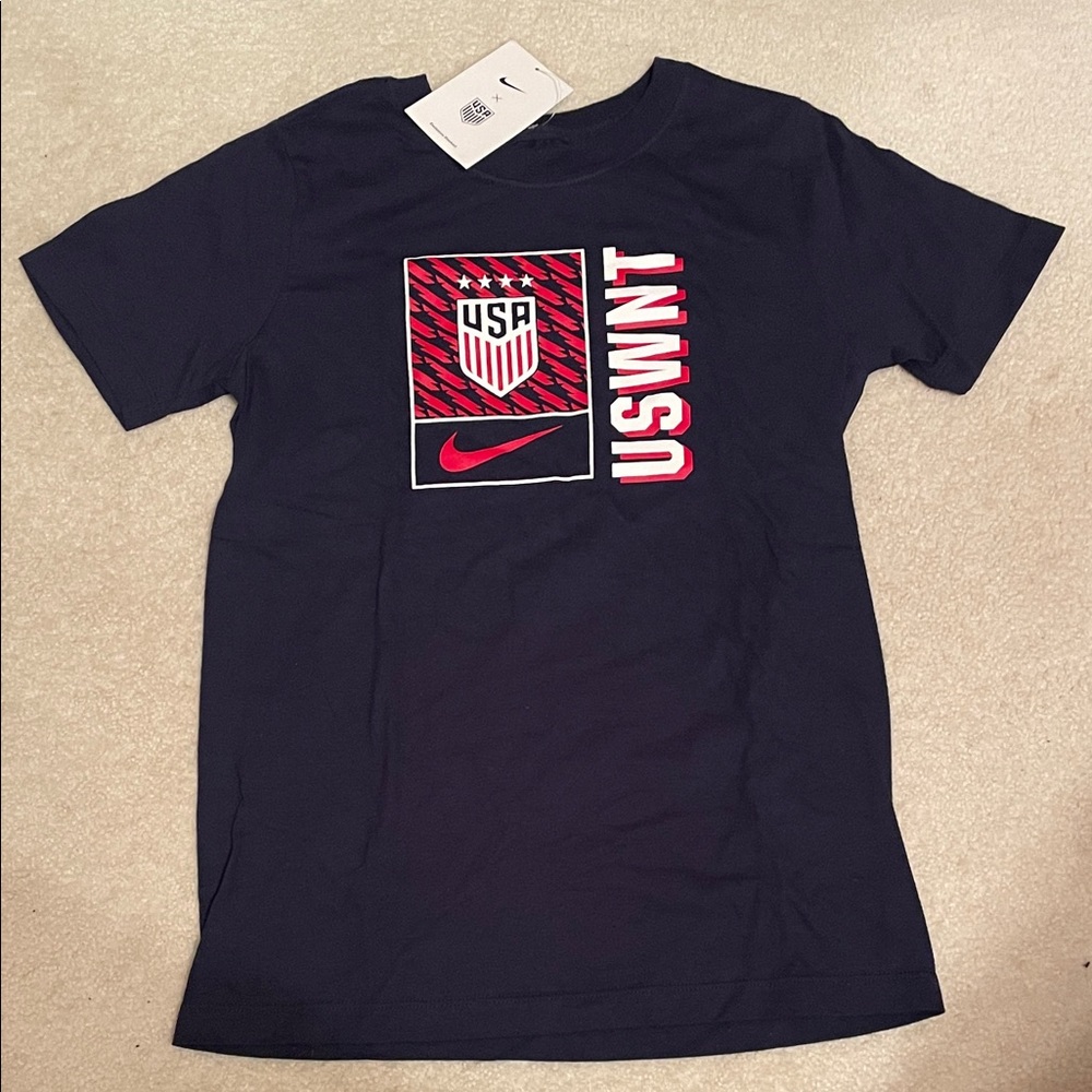 NWT USWNT 4-Star Nike Navy Tee with Red & White USA Soccer Graphic